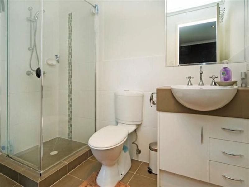 2 Burr Court, Pacific Pines QLD 4211