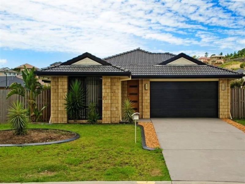 2 Burr Court, Pacific Pines QLD 4211
