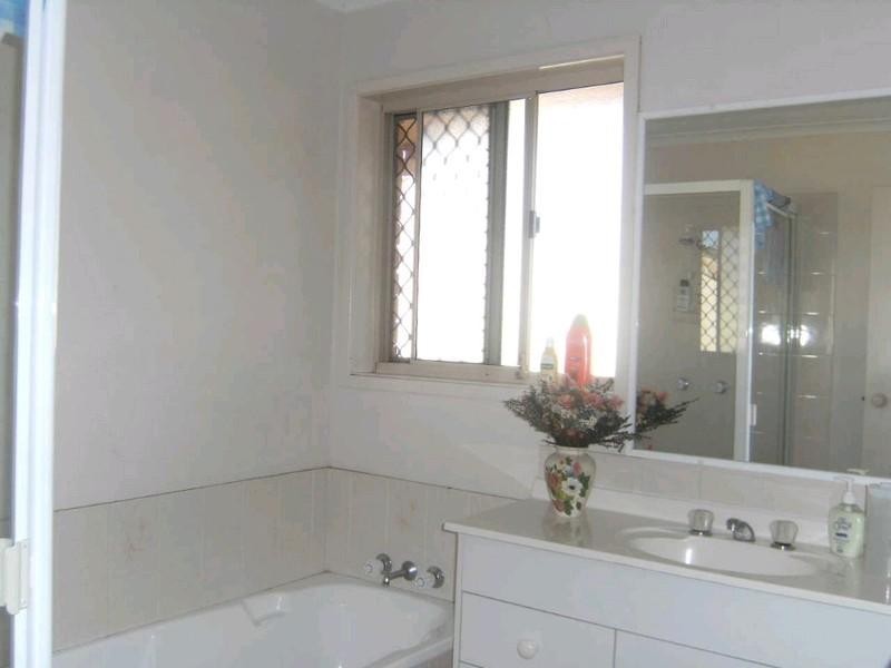 13 Range Court, Arundel QLD 4214