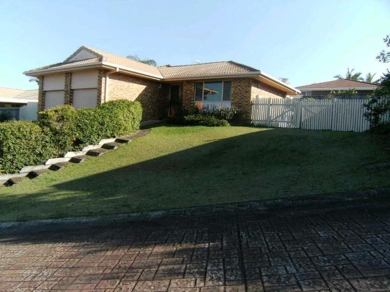 13 Range Court, Arundel QLD 4214