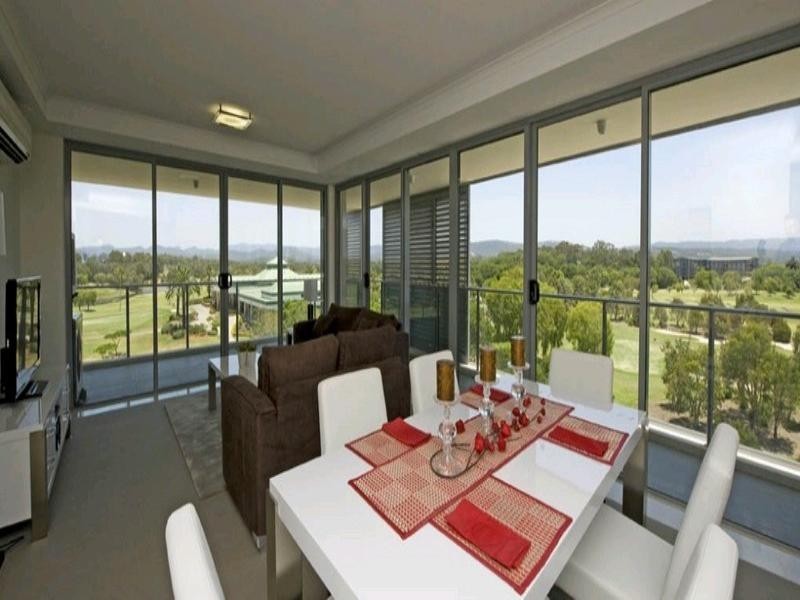 135 Lakelands Drive, Merrimac QLD 4226