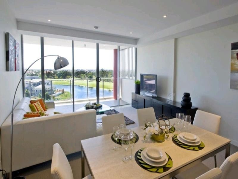 135 Lakelands Drive, Merrimac QLD 4226