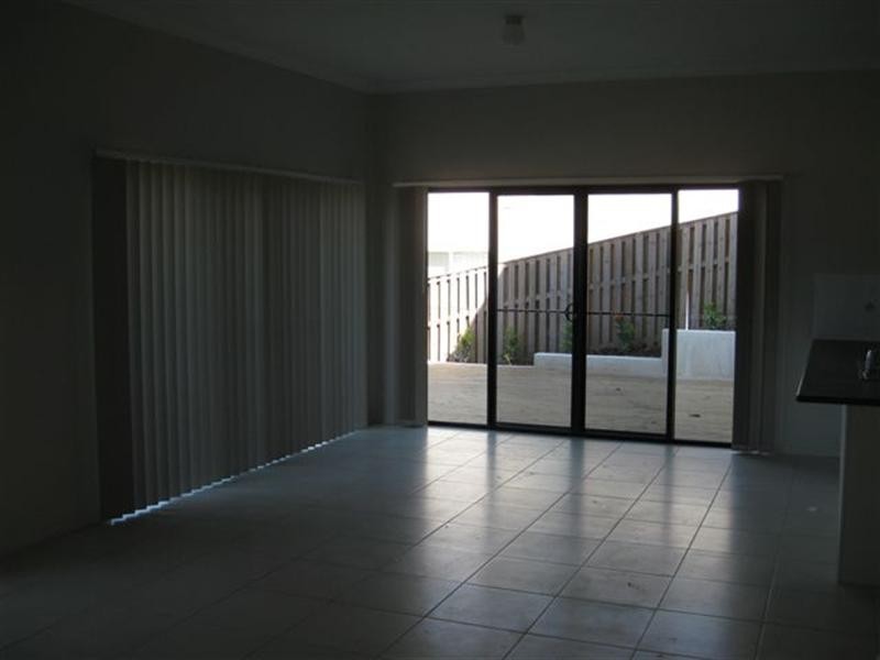 Pacific Pines QLD 4211