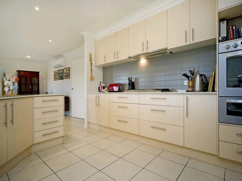 25 Sangster Crescent, Pacific Pines QLD 4211