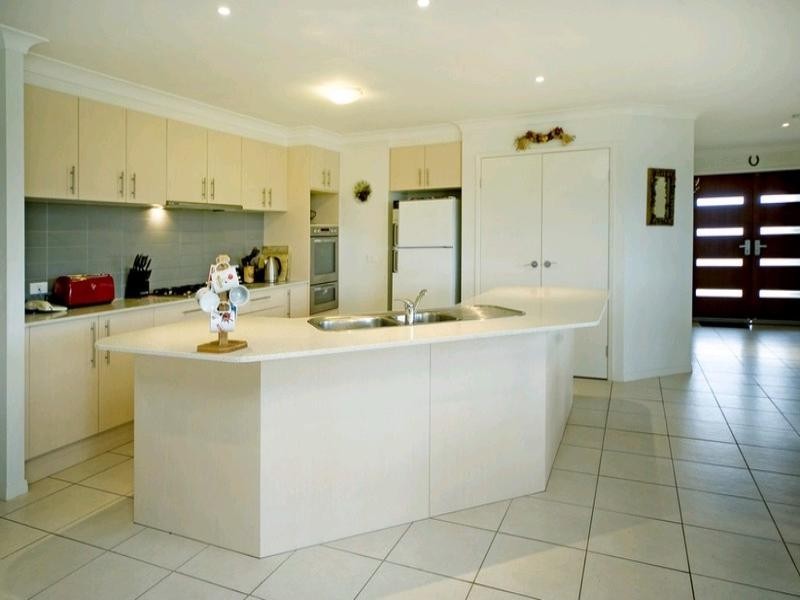 25 Sangster Crescent, Pacific Pines QLD 4211