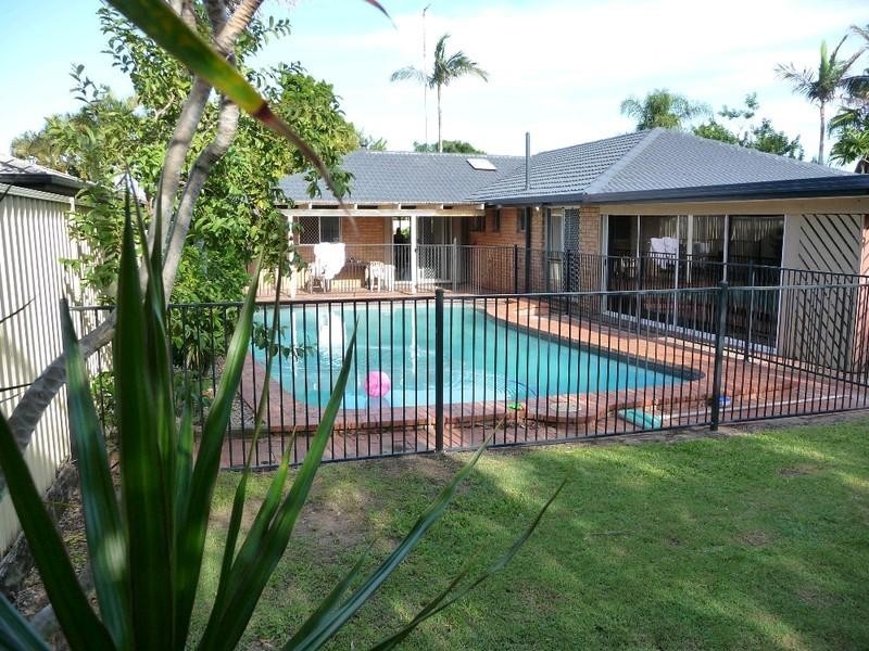 1 McCleary Street, Sorrento QLD 4217