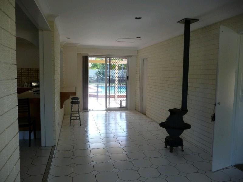 1 McCleary Street, Sorrento QLD 4217