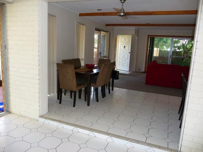 1 McCleary Street, Sorrento QLD 4217