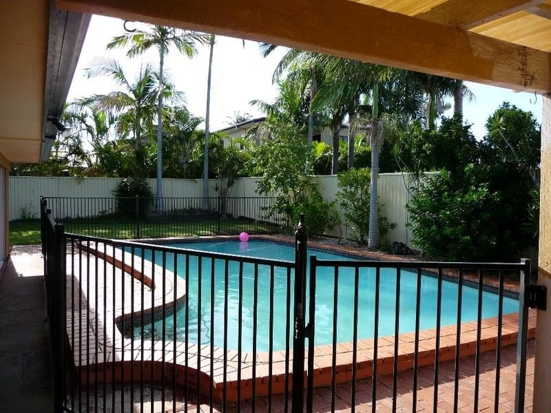 1 McCleary Street, Sorrento QLD 4217