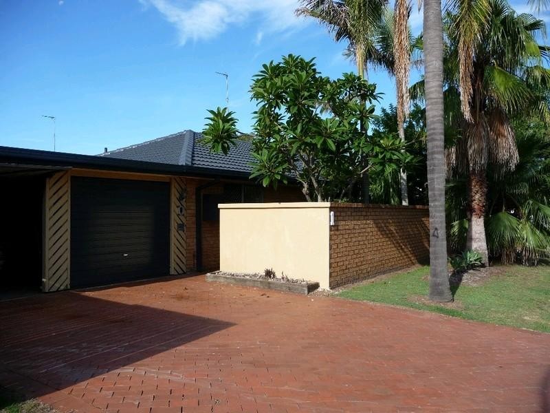 1 McCleary Street, Sorrento QLD 4217