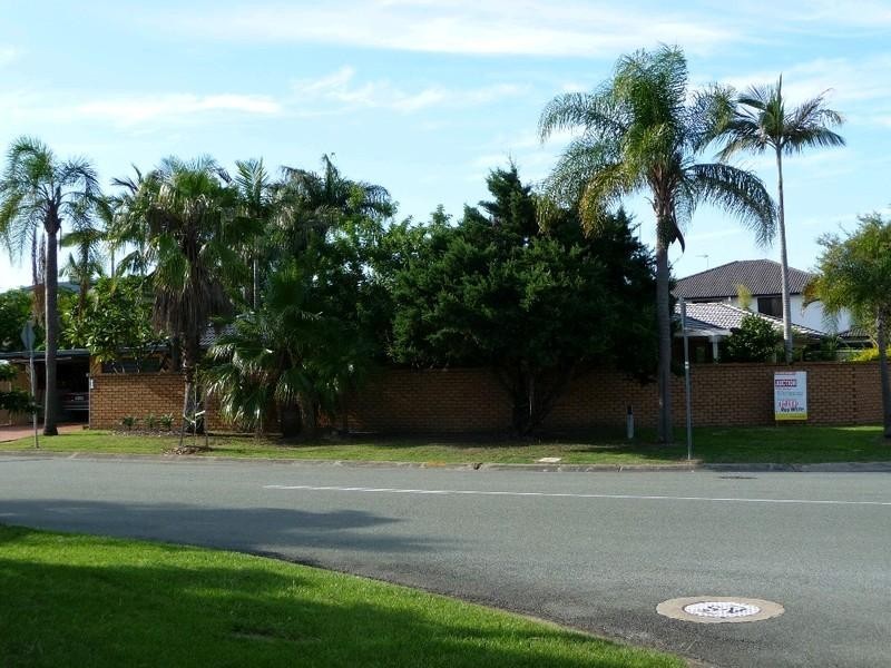 1 McCleary Street, Sorrento QLD 4217