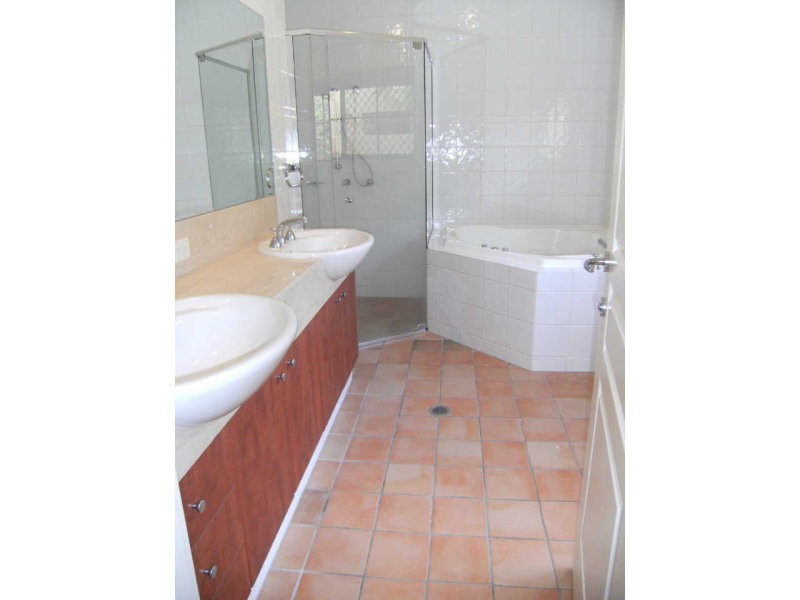 3297 Palladian Drive, Hope Island QLD 4212