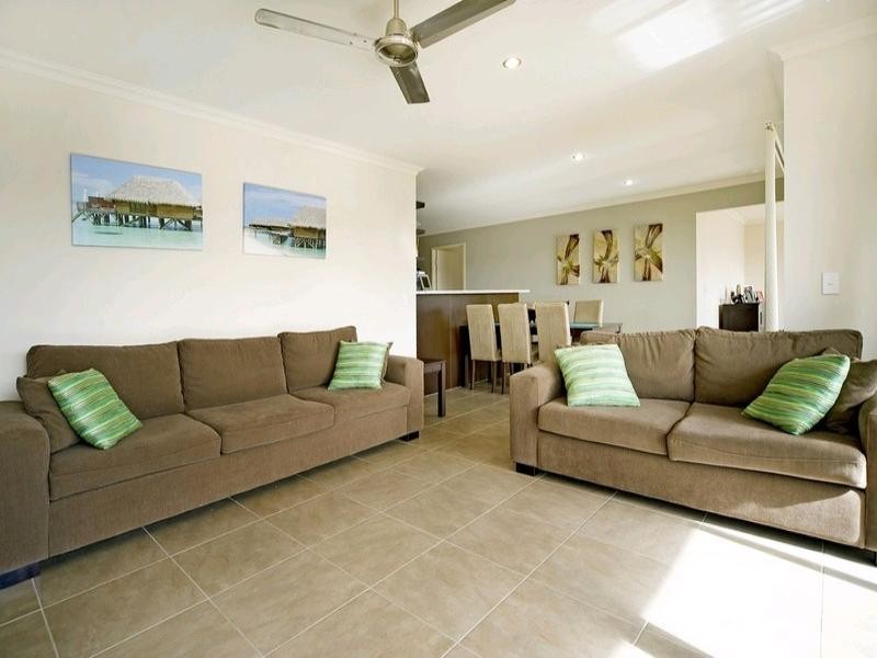 9 Codrington Circuit, Pacific Pines QLD 4211