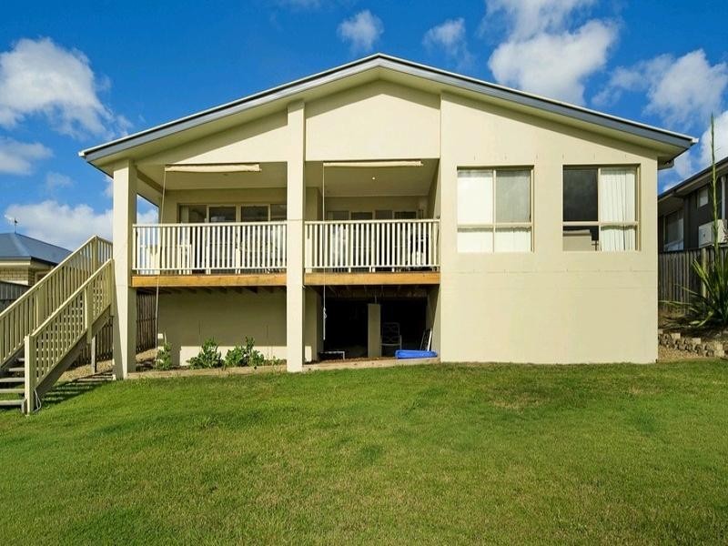9 Codrington Circuit, Pacific Pines QLD 4211