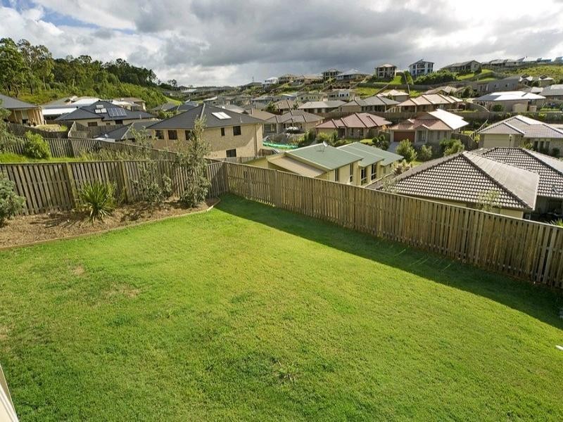 9 Codrington Circuit, Pacific Pines QLD 4211