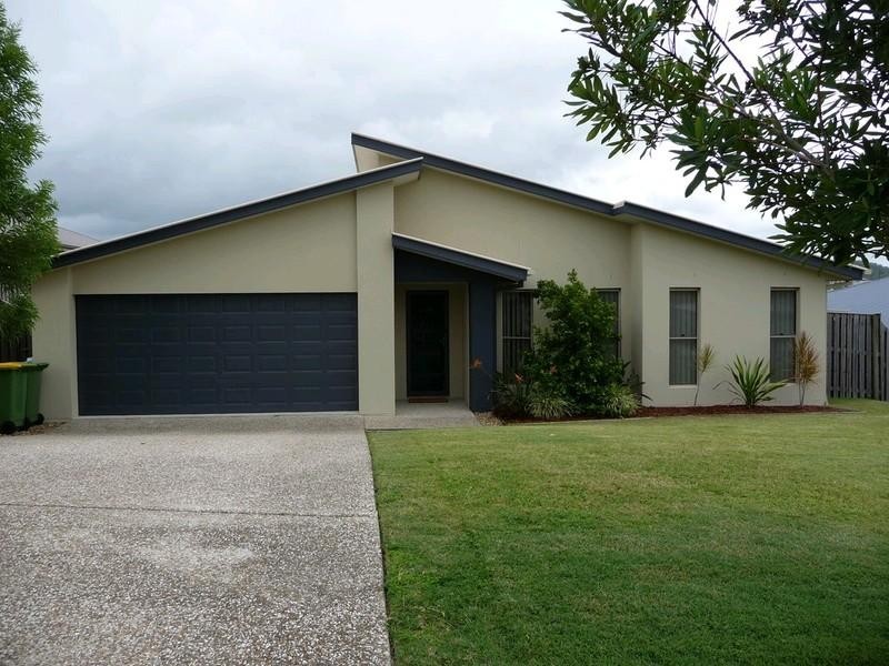9 Codrington Circuit, Pacific Pines QLD 4211