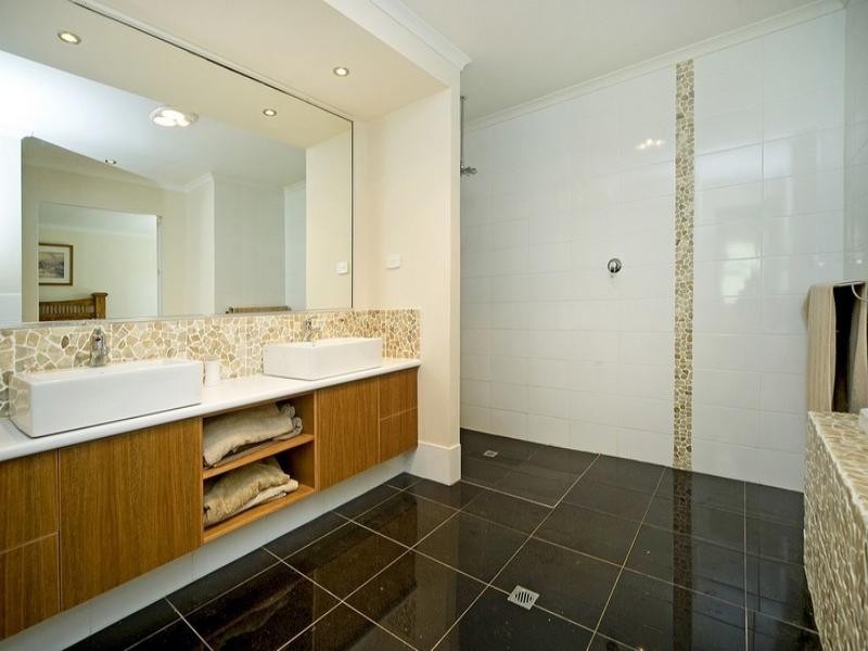 13A Uplands Drive, Parkwood QLD 4214