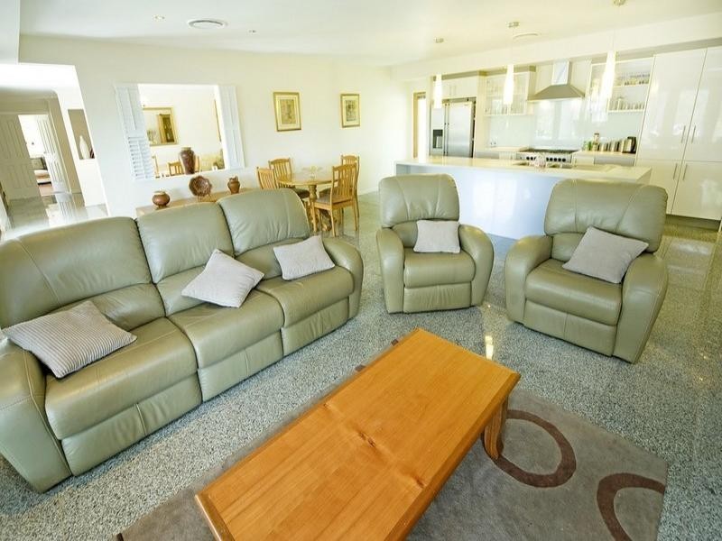 13A Uplands Drive, Parkwood QLD 4214