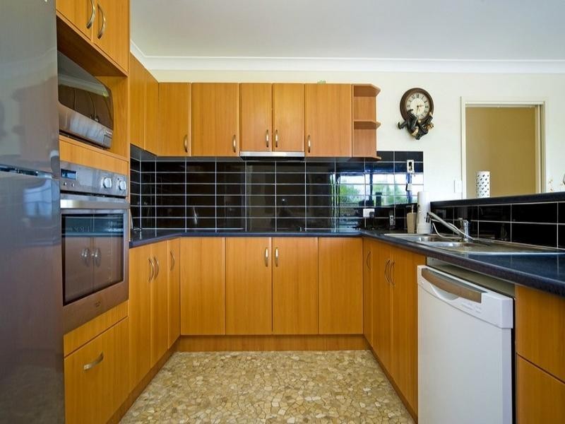 19 Hillary Circuit, Pacific Pines QLD 4211