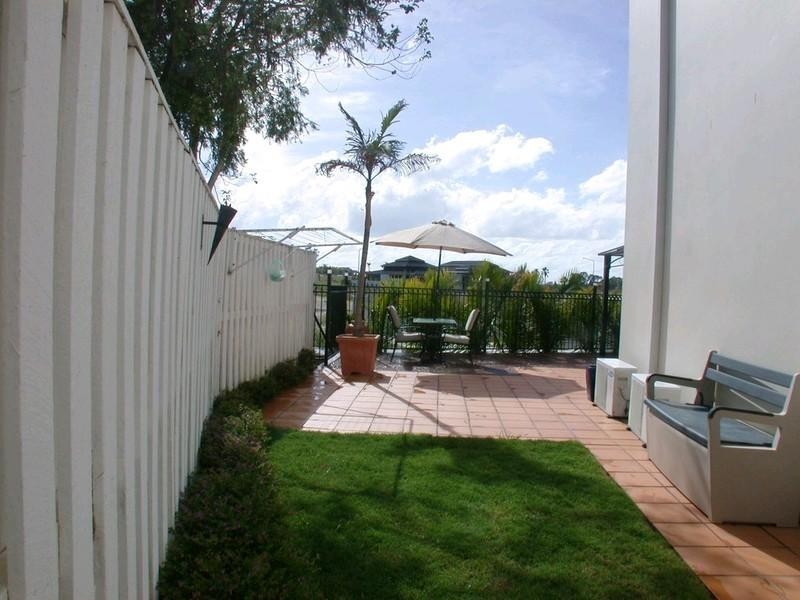 70/60 Caseys Road, Hope Island QLD 4212