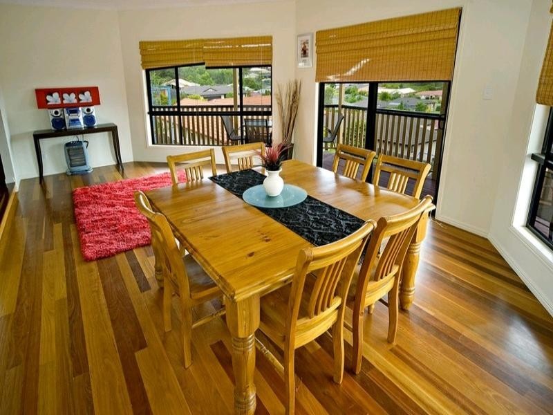 33 Manra Way, Pacific Pines QLD 4211