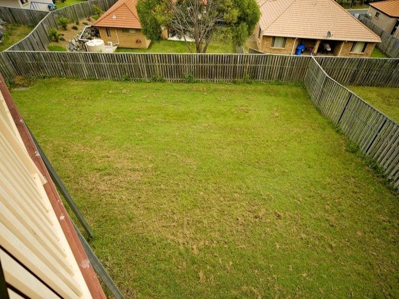 33 Manra Way, Pacific Pines QLD 4211