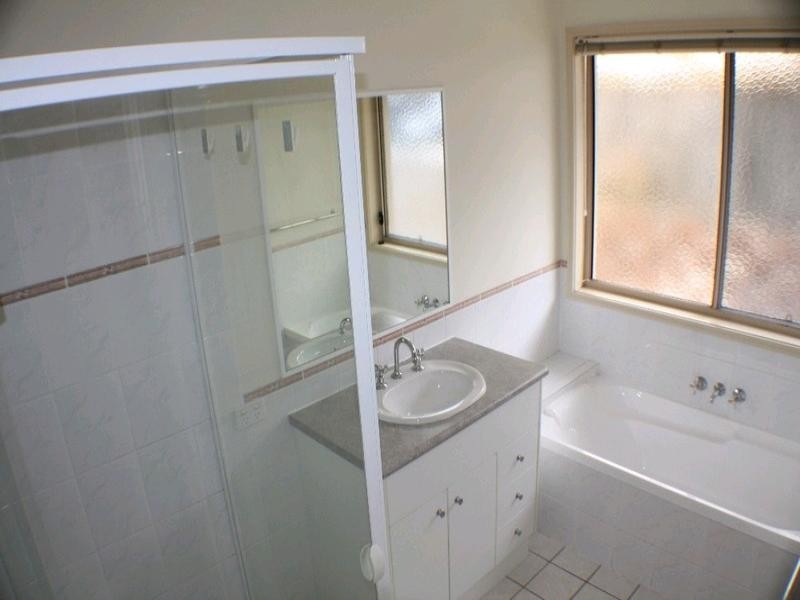 5 Greensborough Crescent, Parkwood QLD 4214