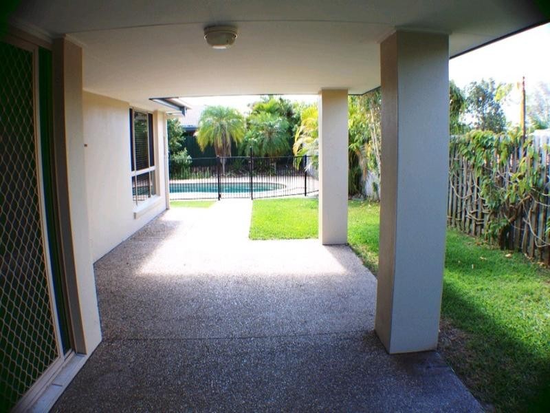 5 Greensborough Crescent, Parkwood QLD 4214