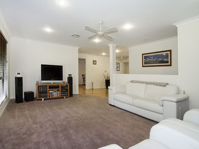 16 Morwell Court, Helensvale QLD 4212