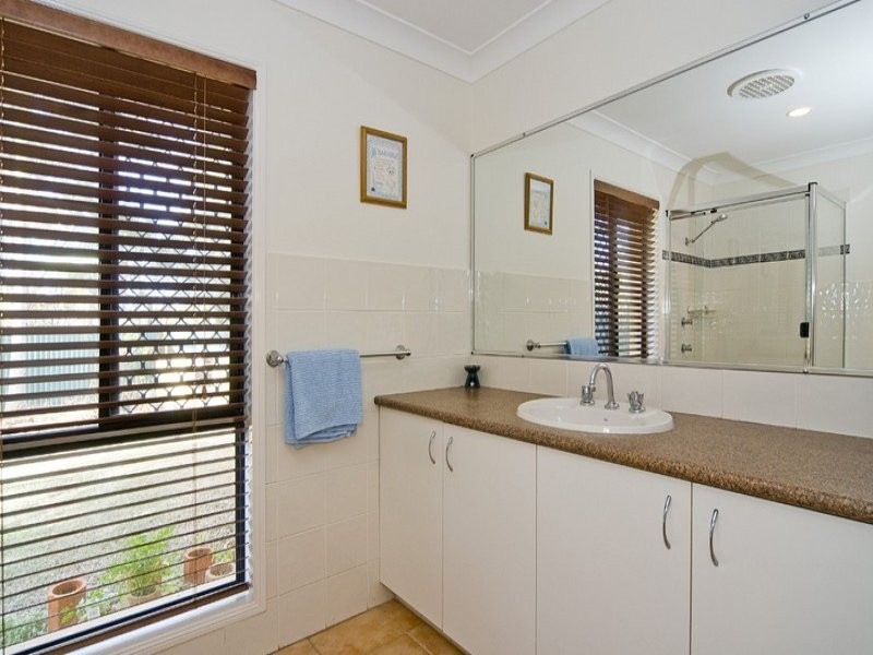 16 Morwell Court, Helensvale QLD 4212