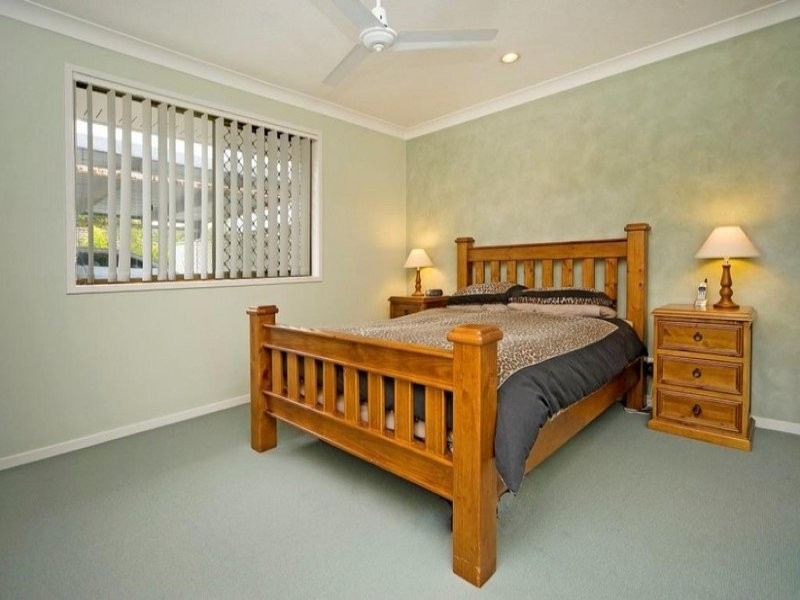 33 Balfour Crescent, Highland Park QLD 4211