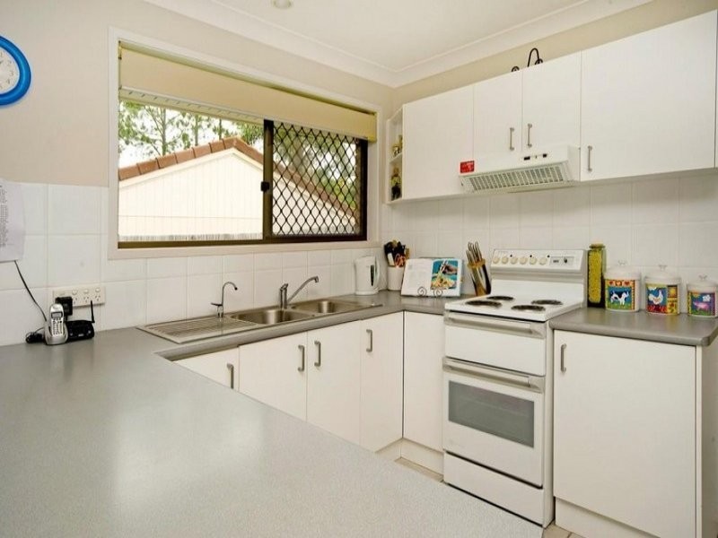 33 Balfour Crescent, Highland Park QLD 4211