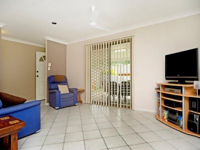 33 Balfour Crescent, Highland Park QLD 4211
