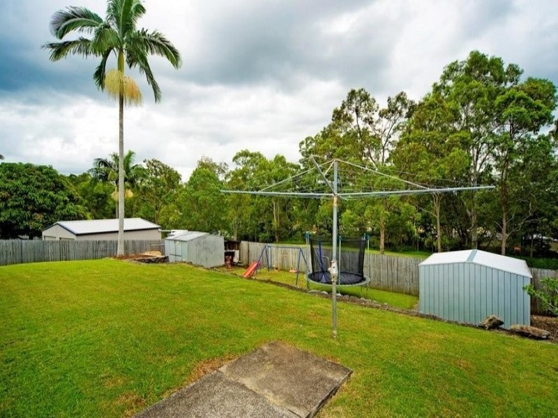 33 Balfour Crescent, Highland Park QLD 4211