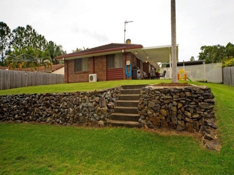 33 Balfour Crescent, Highland Park QLD 4211