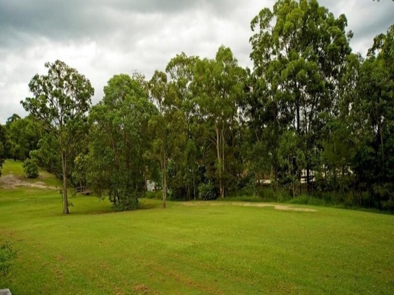 33 Balfour Crescent, Highland Park QLD 4211