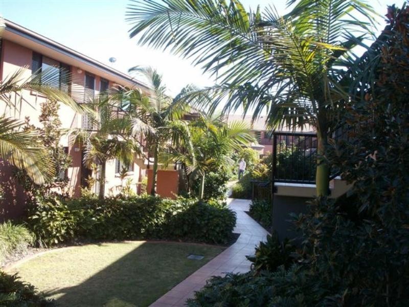 33/7 Brown Street, Labrador QLD 4215