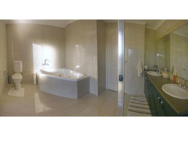 11 Augustus Street, Pacific Pines QLD 4211
