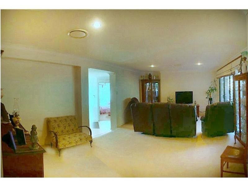 11 Augustus Street, Pacific Pines QLD 4211