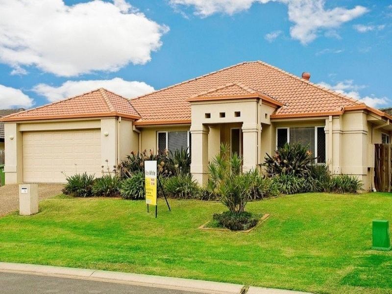 12 Roberts Drive, Maudsland QLD 4210