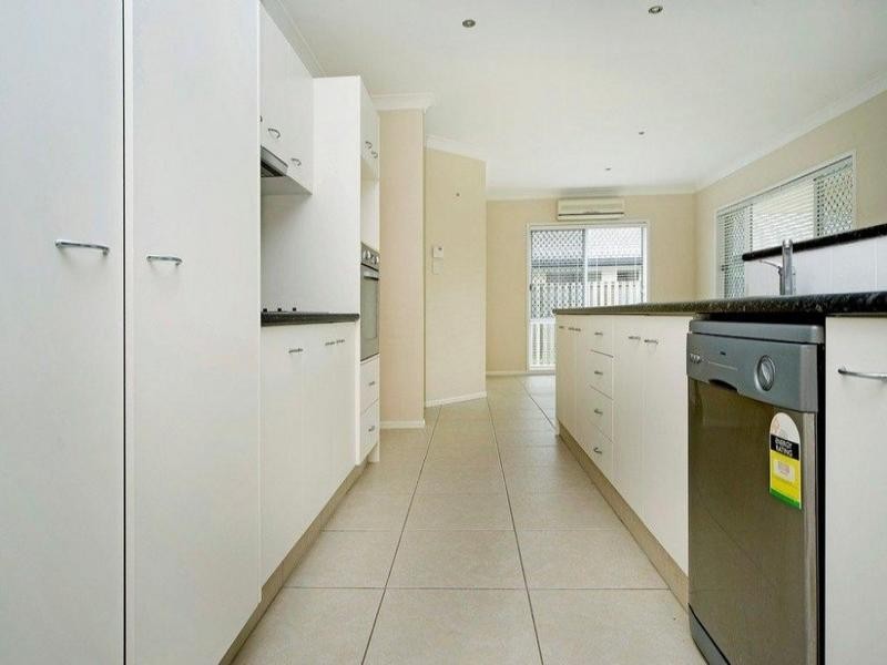 12 Roberts Drive, Maudsland QLD 4210