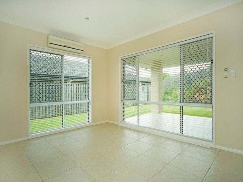 12 Roberts Drive, Maudsland QLD 4210