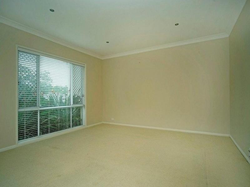 12 Roberts Drive, Maudsland QLD 4210