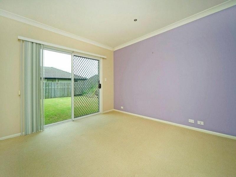 12 Roberts Drive, Maudsland QLD 4210