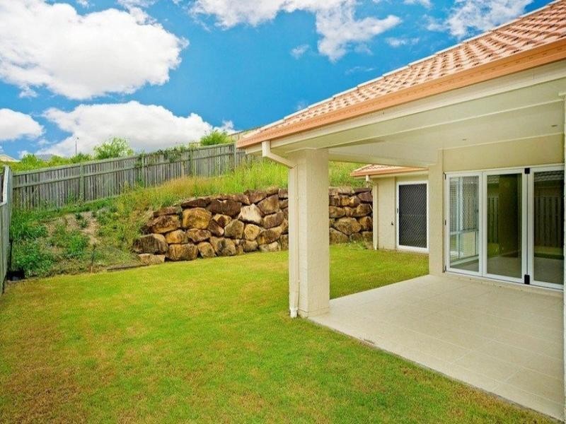 12 Roberts Drive, Maudsland QLD 4210