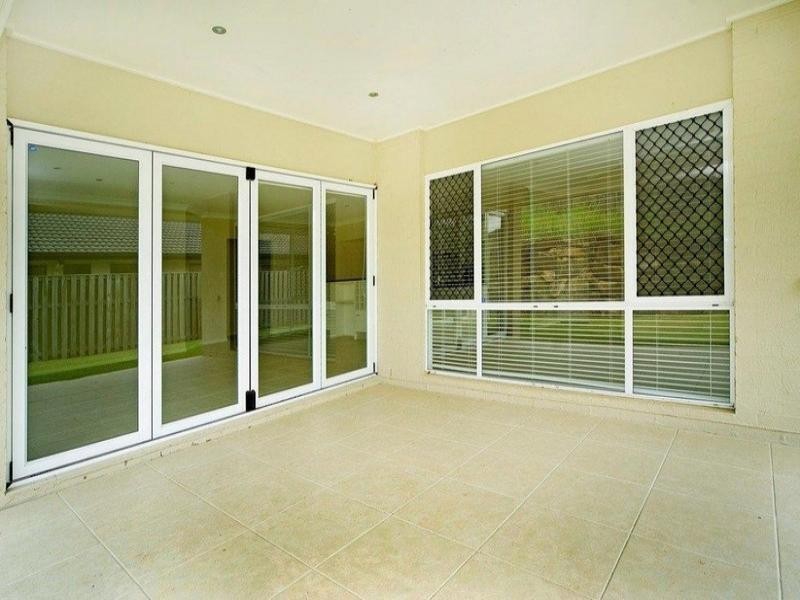 12 Roberts Drive, Maudsland QLD 4210