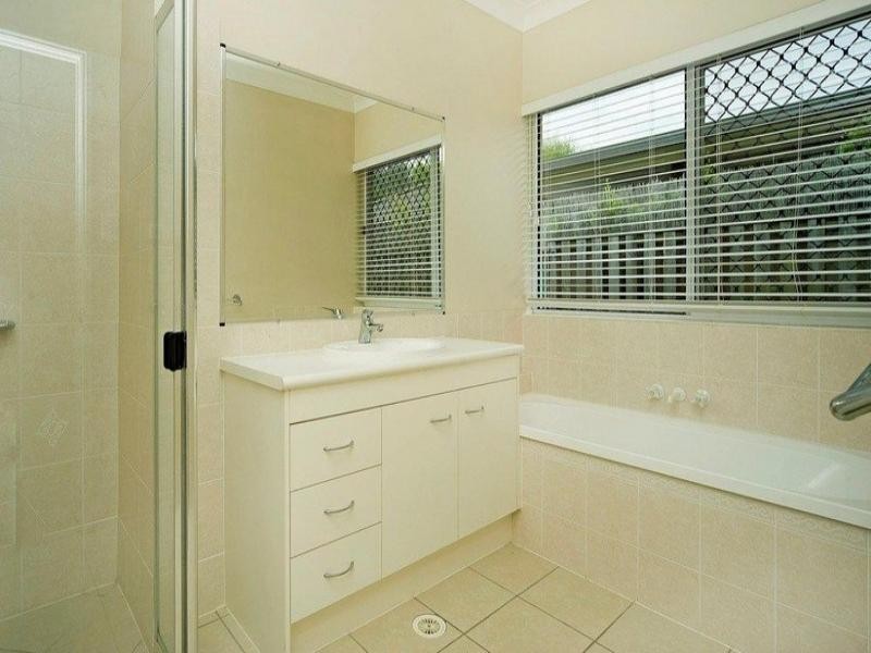 12 Roberts Drive, Maudsland QLD 4210