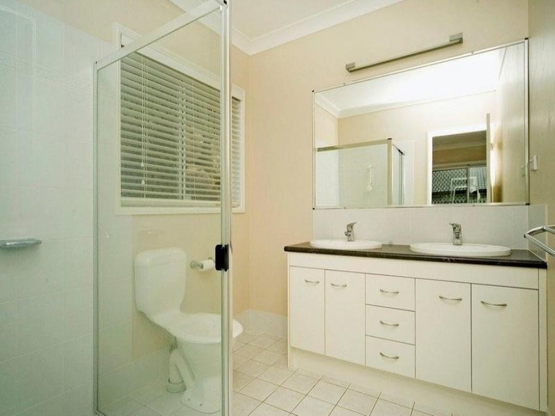 12 Roberts Drive, Maudsland QLD 4210