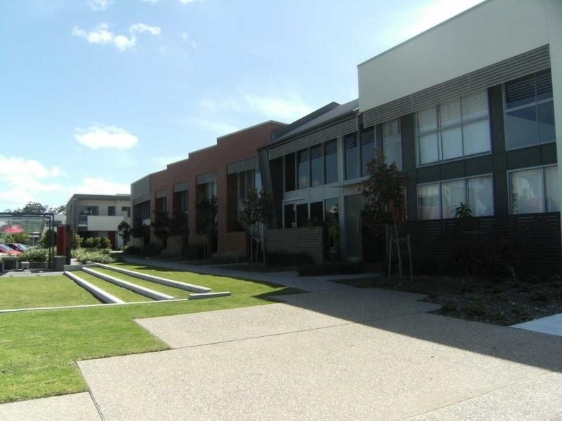 10 Little Blue Lane, Varsity Lakes QLD 4227