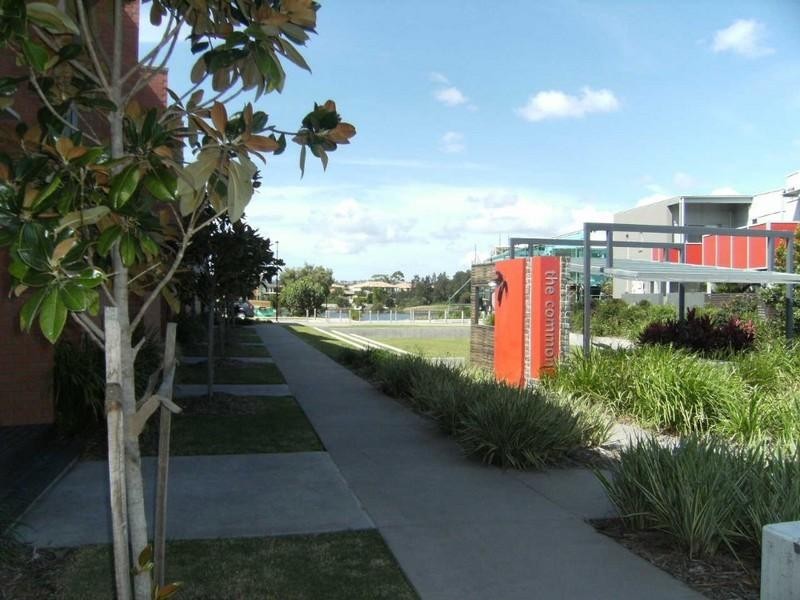 10 Little Blue Lane, Varsity Lakes QLD 4227